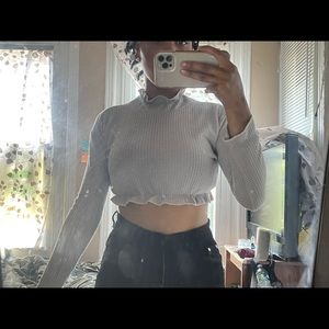 GRAY LONG-SLEEVE CROPTOP